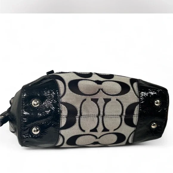 Coach Chelsea Signature Tote In Black and Gray w/ Patent Leather Trim - Picture 5 of 8